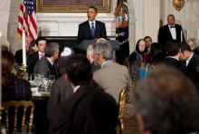 Barack Obama durante un momento de su discurso ante una representación islámica- AP