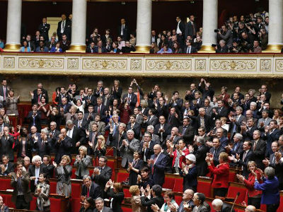 Parlamento aprueba matrimonio gay Francia 2013
