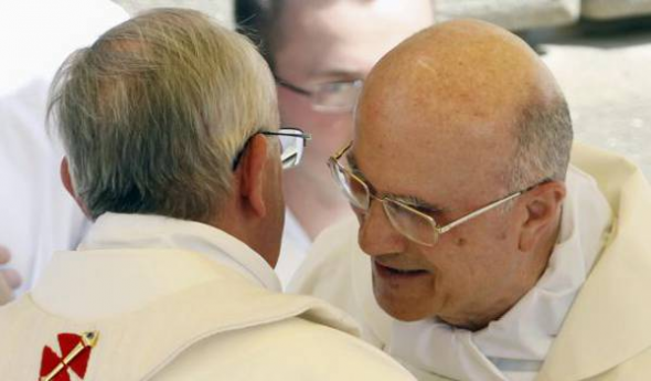 Bergoglio y Bertone 2013