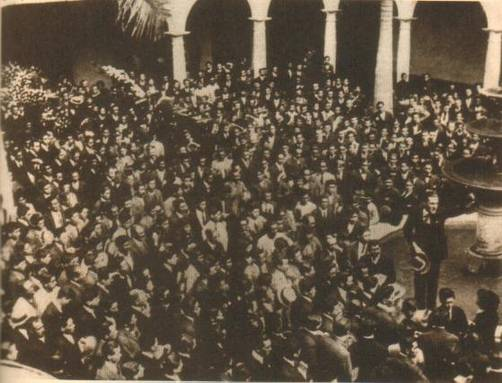 Haya de la Torre en la jornada del 23 de mayo de 1923 consagración del Perú al Sagrado Corazón