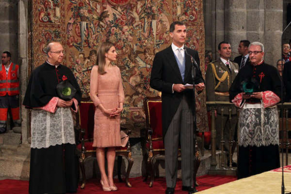 Felipe VI ofrenda Santiago 2014