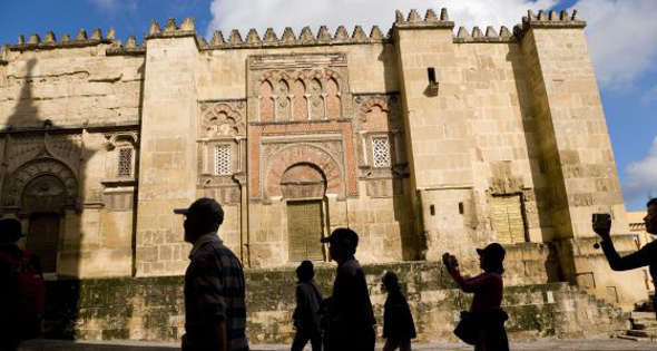 Mezquita de Córdoba turistas exterior 2014