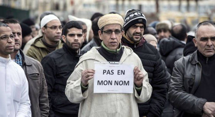 Musulmanes tras atentado Charlie Hebdo "no en mi nombre"