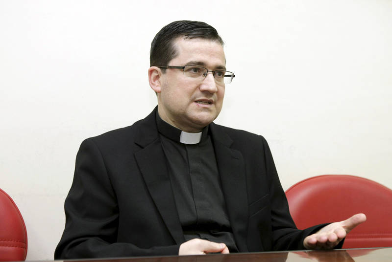 El vicario de la Diócesis de Osma-Soria acusa al
Gobierno de "proteger más a los invertebrados que a los fetos"