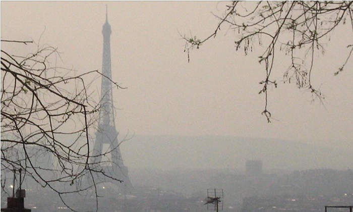 Paris con niebla