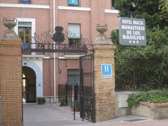 Hotel exento de IBI en un convento de los Escolapios