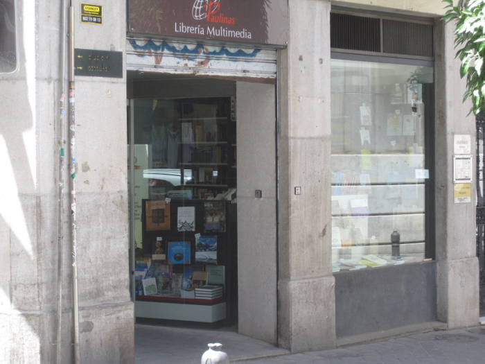 Librería Paulinas en la calle Elvira