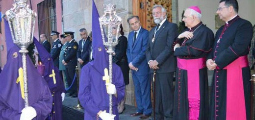 [Público.es] España, un antisistema dentro de la UE Autoridades-Talavera-procesiones-2017-semana-santa-520x245