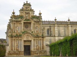 Fachada de la iglesia de la Cartuja de Nuestra Señora de la Defensión (Jerez de la Frontera, España)