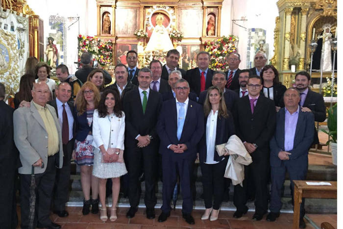 Presidente de la Diputación de Toledo y alcaldes en la misa de la Virgen de los Dados en Maqueda 2017