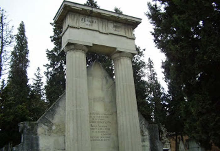 Panteón de Nicolás Salmerón