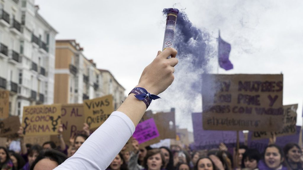 Las canarias de otras islas que deciden abortar tienen que viajar a