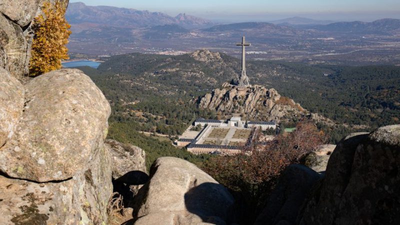 El Valle de los Caídos visto desde el mirador de Cuelgamuros