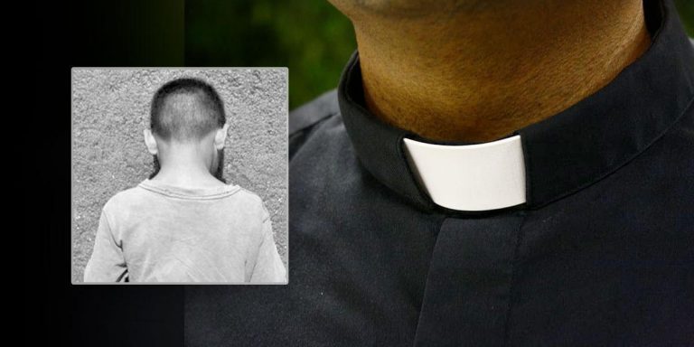 Foto de un niño de espaldas superpuesta sobre el detalle del alzacuellos de un sacerdote