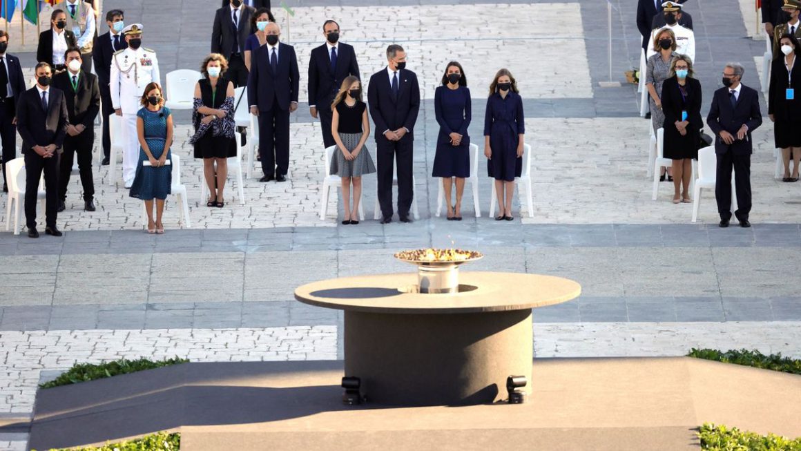 Funeral de Estado sin símbolos religiosos por las víctimas de la pandemia.