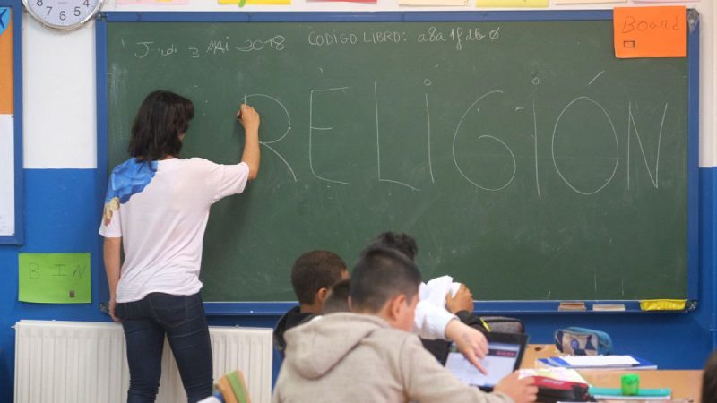 La Lomloe ofrece "atención educativa" a quienes no cursen Religión.