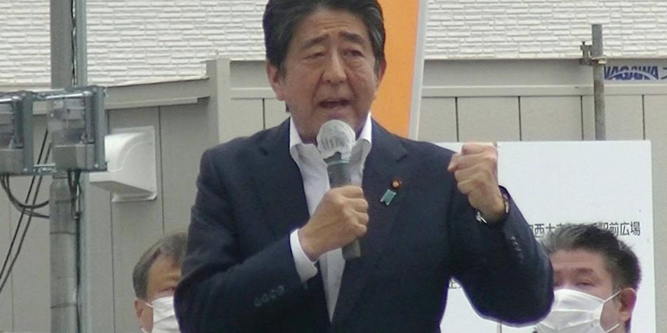 Exprimer ministro Shinzo Abe.
