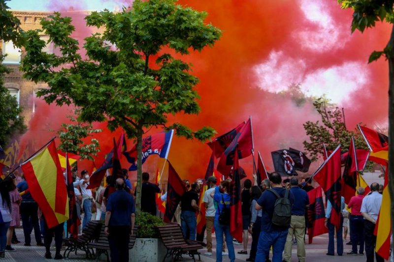 Manifestantes de ultraderecha durante una movilización celebrada en mayo de 2021 en Madrid. — Ricardo Rubio /