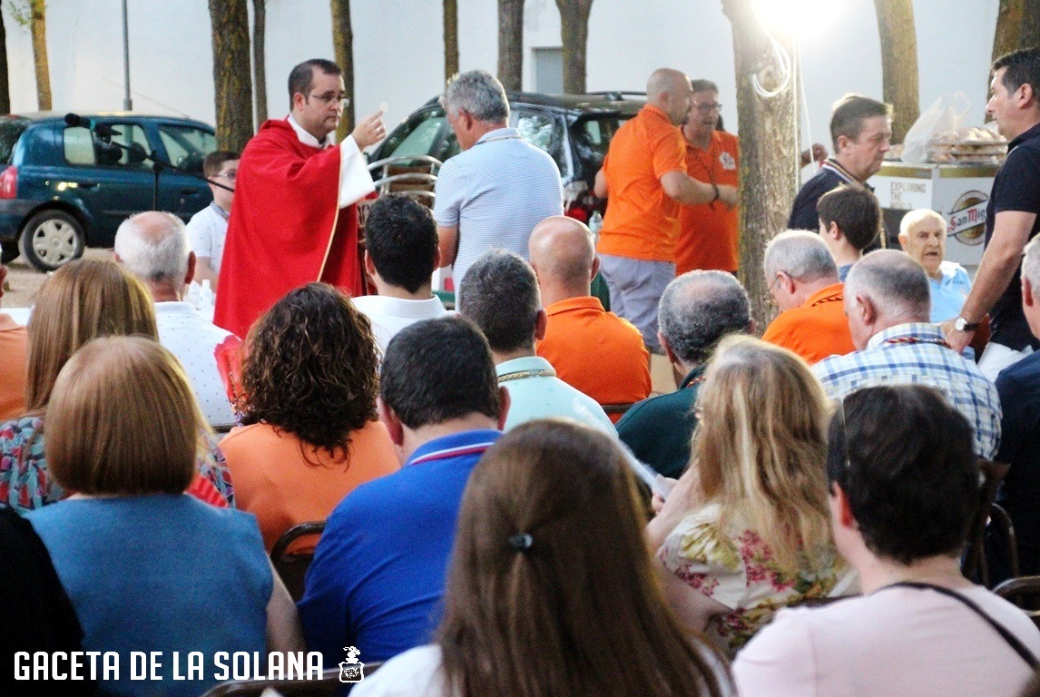 Momento de la misa de campaña en honor a San Cristóbal