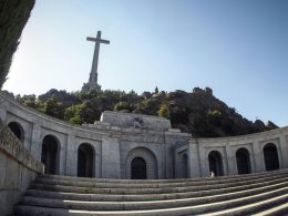 Fachada principal de la basílica del Valle de los Caídos. Fernando Villar