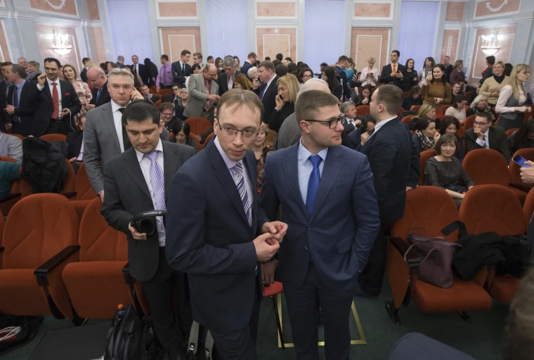 Miembros de los testigos de Jehová en una corte de Moscú, Rusia. En 2017, Rusia prohibió a los testigos de Jehová operar en el país y los denominó como un grupo extremista.Ivan Sekretarev /