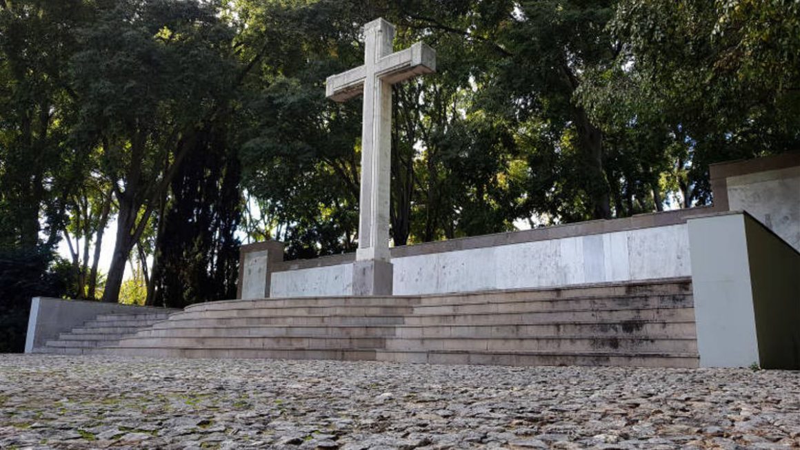 Cruz franquista en el parque Ribalta de Castelló.