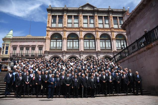 Foto de familia de los participantes en el Congreso masónico mexicano