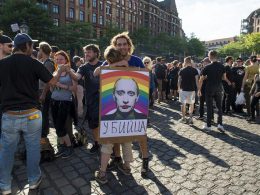Manifestación de apoyo a los activistas LGTBIQ+ de Rusia en Hamburgo en 2017. Álvaro Minguito