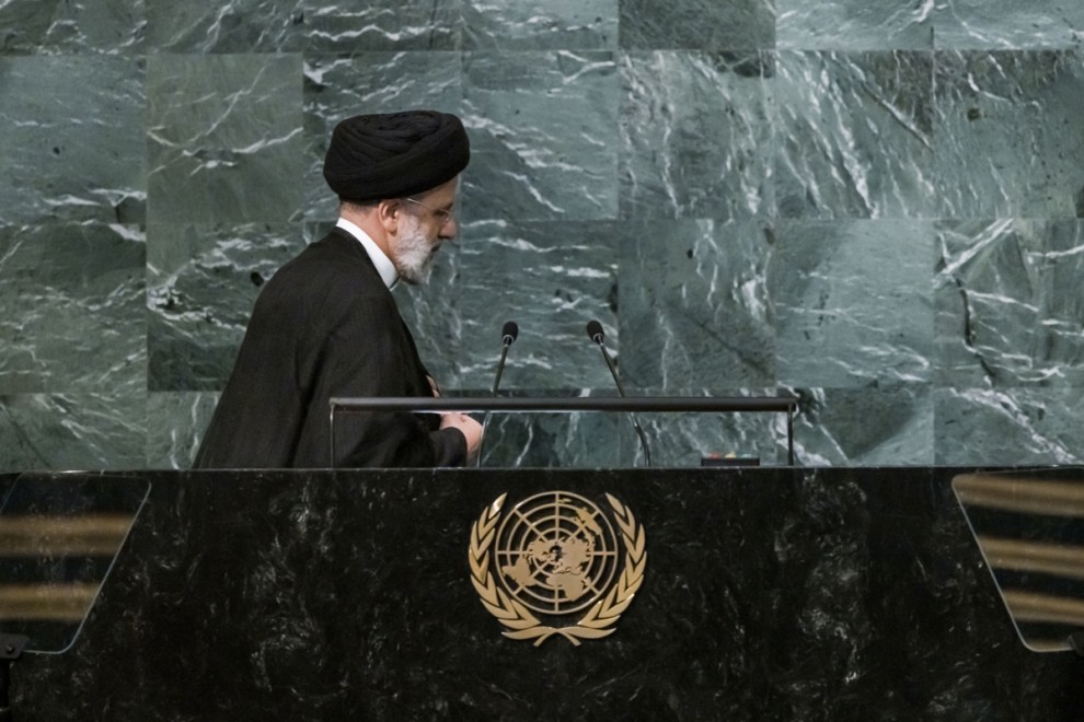 El presidente de Irán, Seyyed Ebrahim Raisi, en el Salón de la Asamblea General en la sede de las Naciones Unidas en Nueva York. — JUSTIN LANE / EFE