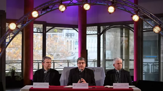 Obispos franceses en rueda de prensa