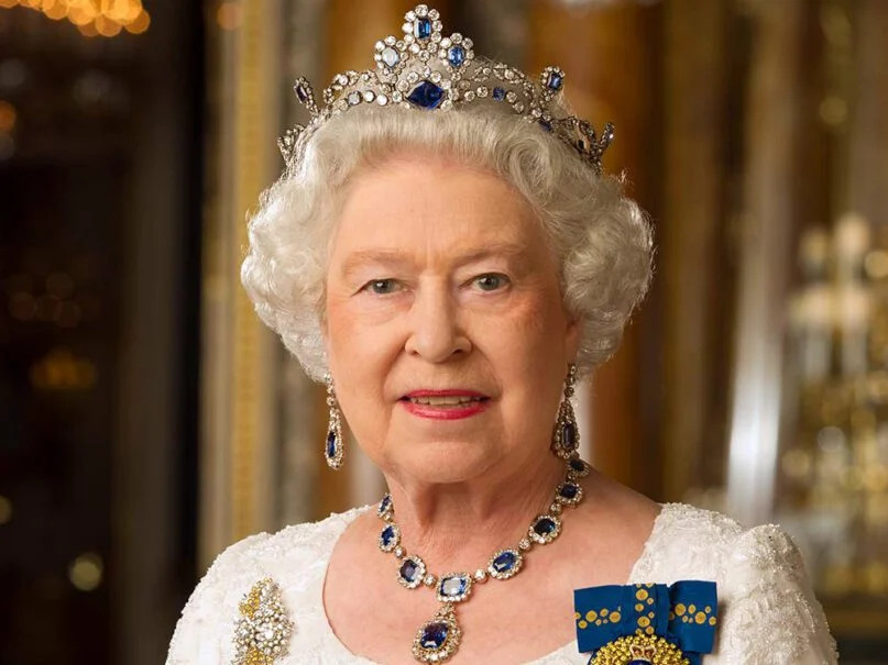 Isabel II, reina del Reino Unido y «Gobernadora suprema de la Iglesia de Inglaterra»