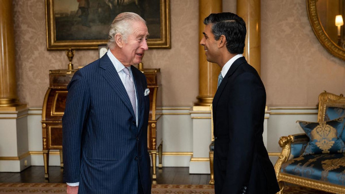 Carlos III recibe a Rishi Sunak, nuevo primer ministro británico