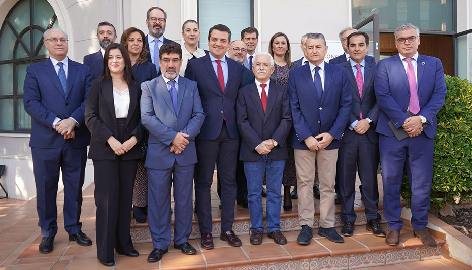 Representantes institucionales y miembros del Consejo Evangélico Autonómico de Andalucía, antes del congreso. (Junta de Andalucía)