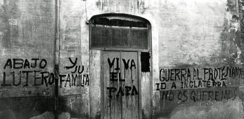 Ataque con pintadas a la iglesia bautista de Figueres en el año 1948 Archivo Gráfico Documental Evangélico (AGDE) de Barcelona