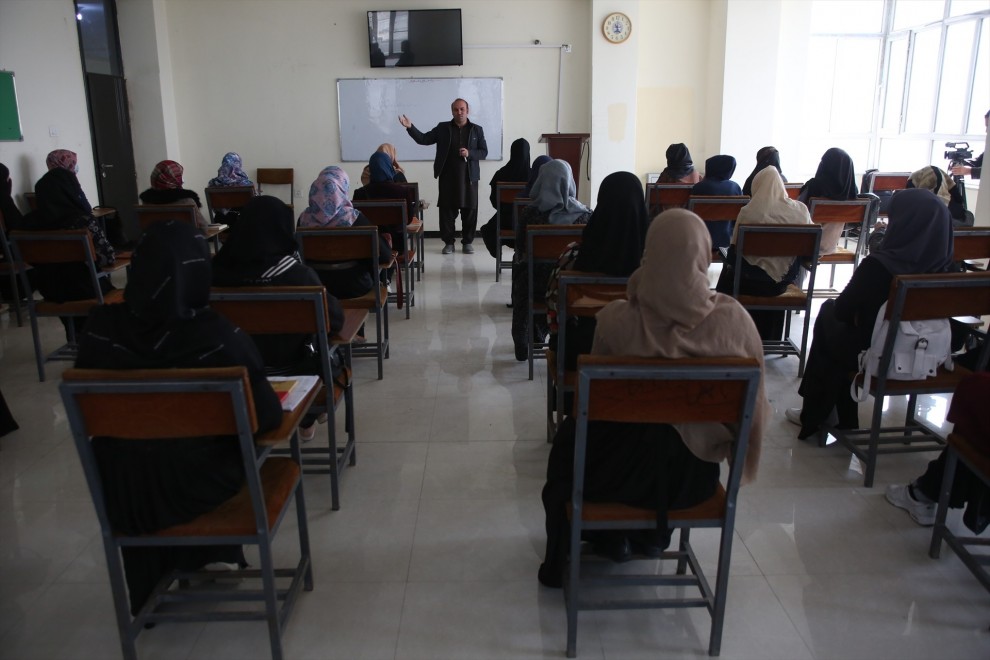 Mujeres en una universidad en Kabul, Afganistán. — SAIFURAHMAN SAFI / XINHUA NEWS / CONTACTOPHOTO