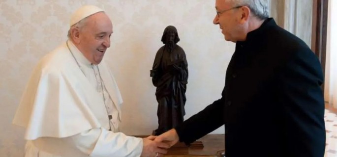 el papa francisco con el jesuita rupnik, abusador sexual confeso