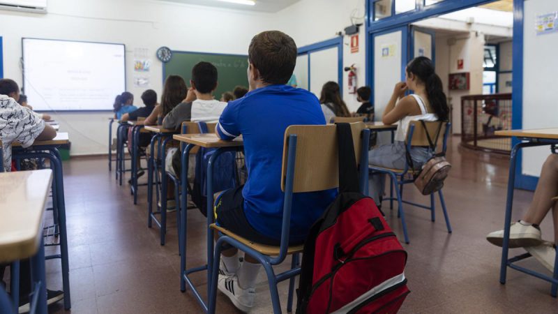 Unos alumnos en clase. Imagen de archivo. Foto: María José López /