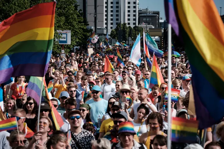 Manifestación multitudinaria en Polonia por los derechos del colectivo LGTBINurPhoto via Getty Images