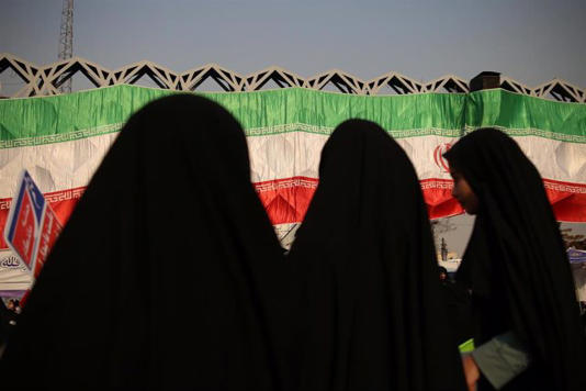 Mujeres con velo islámico en Teherán, Irán