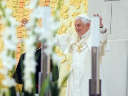Papa Emérito Benedicto XVI (2010). Crédito: Catholic Church England and Wales - © Mazur (CC BY-NC-ND 2.0)