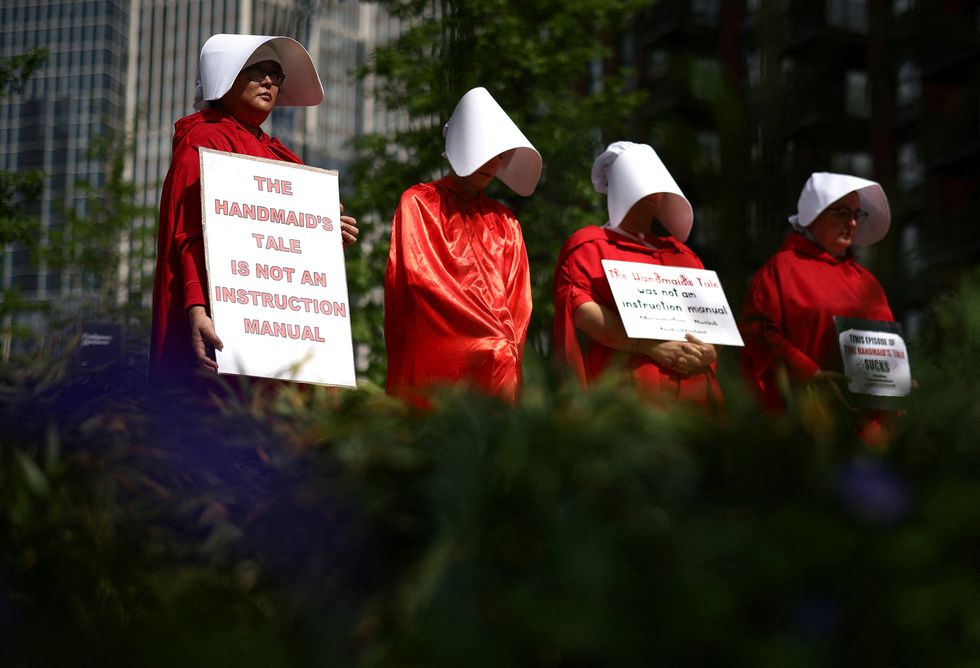 Manifestantes en favor del derecho al aborto ante la Embajada de Estados Unidos en Londres, en mayo. Foto: HENRY NICHOLLS