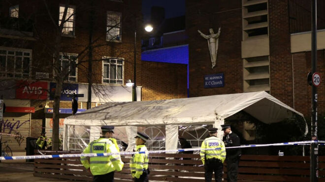 Lugar del tiroteo contra una iglesia católica en Londres
