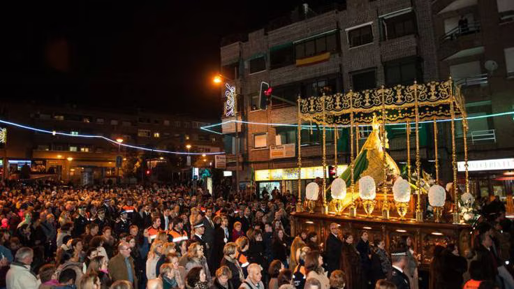 La procesión de la Virgen de la Paz a su paso por la calle Marqués de la Valdavia el 24 de enero / Hermandad de Nuestra Señora de la Paz