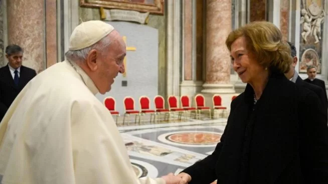 El papa Francisco y la reina Sofía en su encuentro en Roma. | Foto: Vatican Media