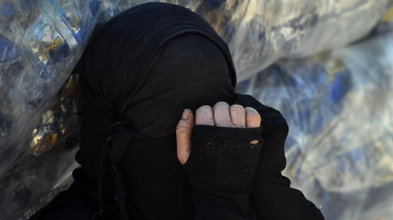 Una mujer en el campamento de familiares de Estado Islámico en Al Hol, en SiriaARCHIVO