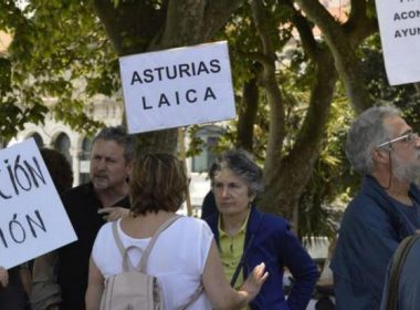 Participantes en una concentración de Asturias Laica. | C. F.