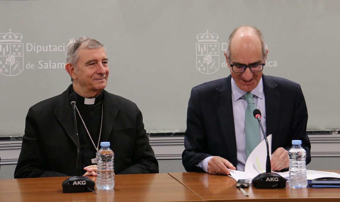 Firma de la renovación del convenio de la diócesis con la Diputación de Salamanca que aporta 300.000 euros para el mantenimiento de los templos