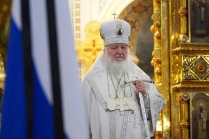 El patriarca ruso ortodoxo Kirill oficia el funeral por un cura militar fallecido en Ucrania, el 9 de noviembre de 2022 en la catedral de Cristo Salvador de Moscú afp_tickers