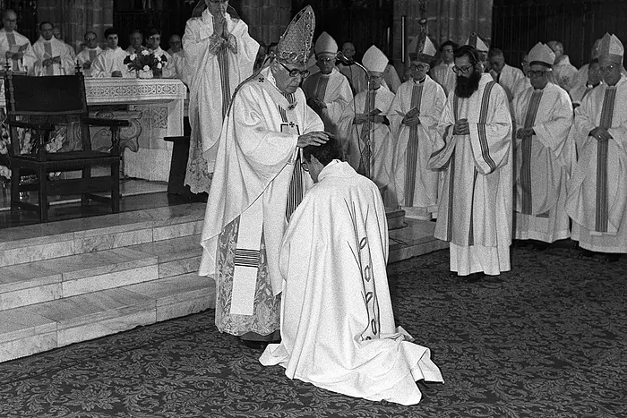Sistach, consagrado como obispo auxiliar de Barcelona por Jubany, cardenal arzobispo de Barcelona (1987).EFE