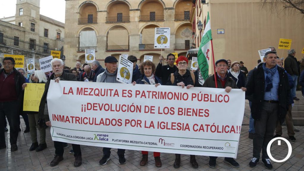Concentración de la Plataforma Mezquita Catedral por la recuperación del patrimonio público inmatriculado por la Iglesia